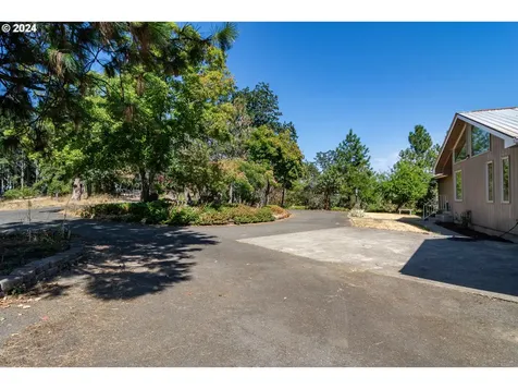 343 Zeigler Court Roseburg OR 97471