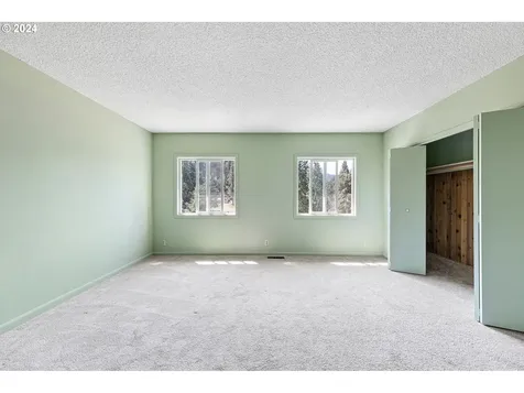 36569 Cedar Hills Drive Pleasant Hill OR 97455