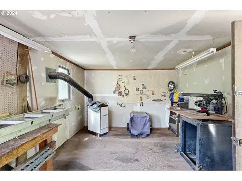 36569 Cedar Hills Drive Pleasant Hill OR 97455