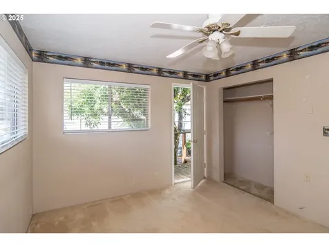 40 NW Cary Street Winston OR 97496