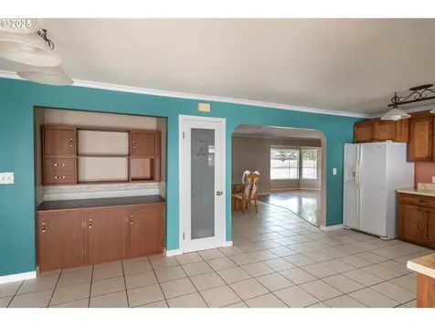 40 NW Cary Street Winston OR 97496