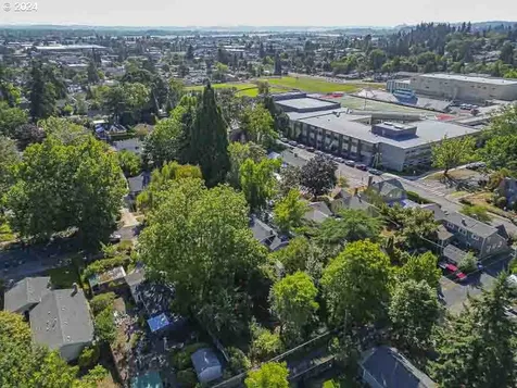 1745 Church Street SE Salem OR 97302