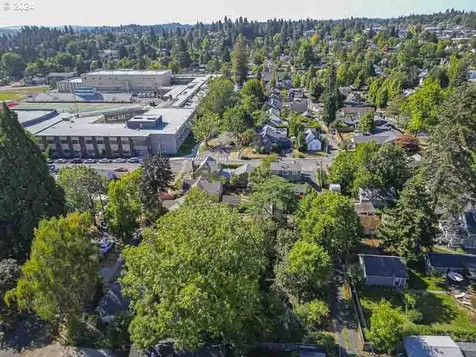 1745 Church Street SE Salem OR 97302