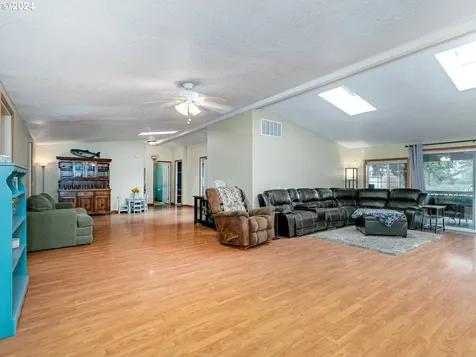 24487 Se Eagle Creek Road Eagle Creek OR 97022