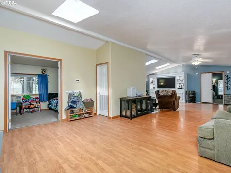 24487 Se Eagle Creek Road Eagle Creek OR 97022