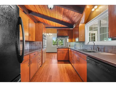 77621 S 6th Street Cottage Grove OR 97424