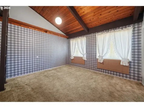 77621 S 6th Street Cottage Grove OR 97424