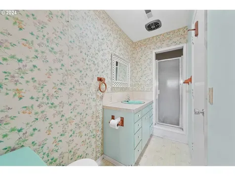 77621 S 6th Street Cottage Grove OR 97424