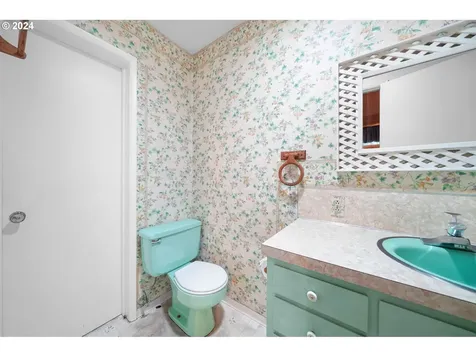 77621 S 6th Street Cottage Grove OR 97424