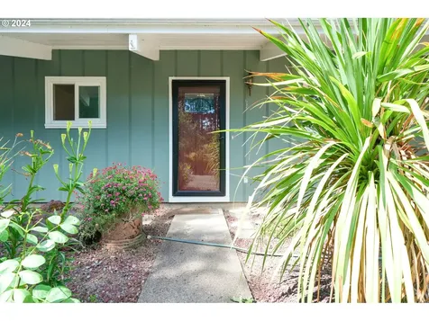 77621 S 6th Street Cottage Grove OR 97424
