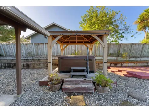 2680 Virginia Avenue North Bend OR 97459