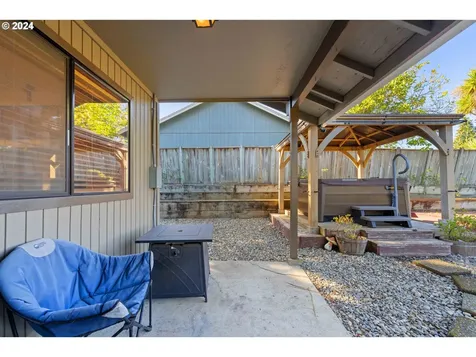 2680 Virginia Avenue North Bend OR 97459
