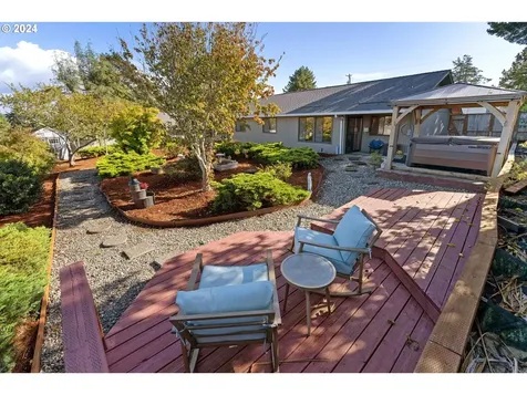 2680 Virginia Avenue North Bend OR 97459