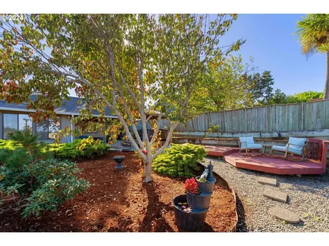 2680 Virginia Avenue North Bend OR 97459