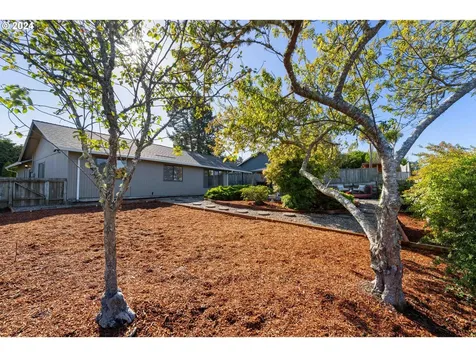 2680 Virginia Avenue North Bend OR 97459