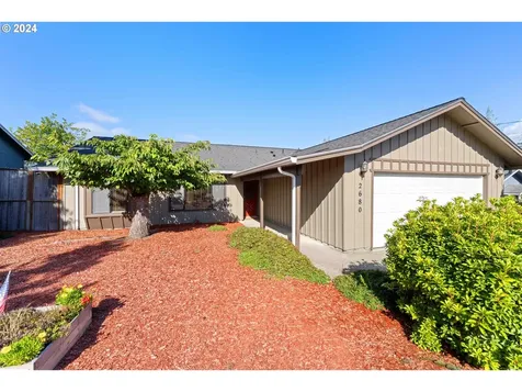 2680 Virginia Avenue North Bend OR 97459