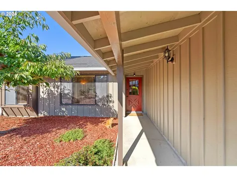 2680 Virginia Avenue North Bend OR 97459