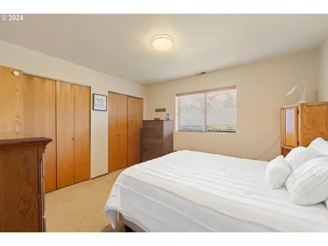 2680 Virginia Avenue North Bend OR 97459