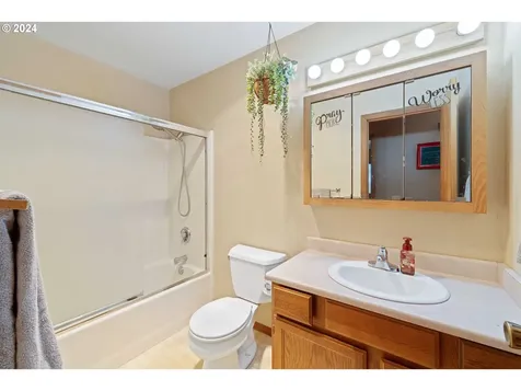 2680 Virginia Avenue North Bend OR 97459