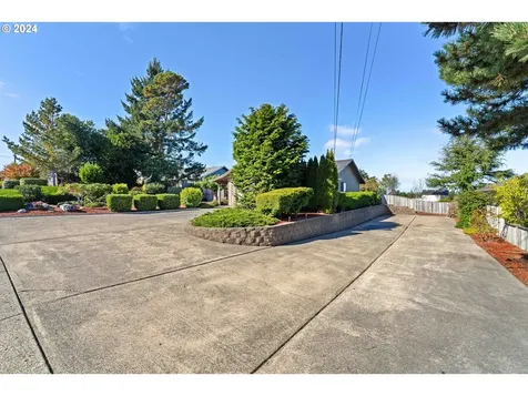 2680 Virginia Avenue North Bend OR 97459
