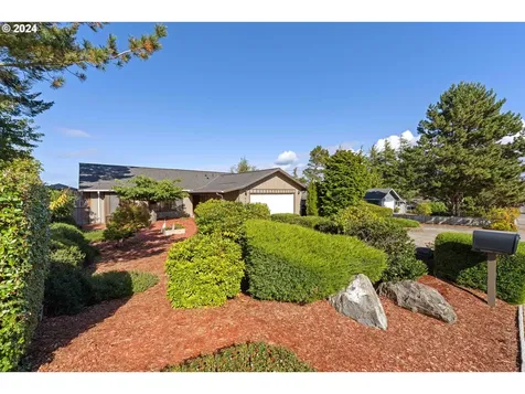 2680 Virginia Avenue North Bend OR 97459