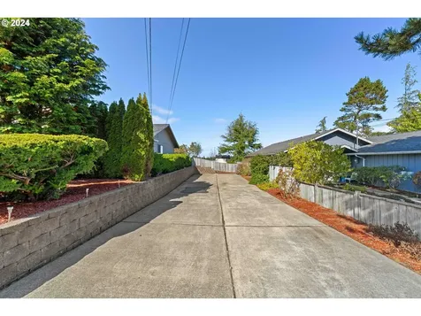 2680 Virginia Avenue North Bend OR 97459