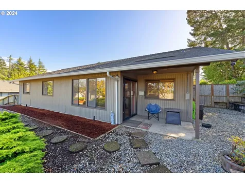 2680 Virginia Avenue North Bend OR 97459