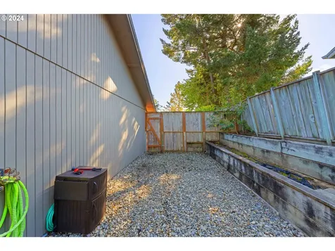2680 Virginia Avenue North Bend OR 97459