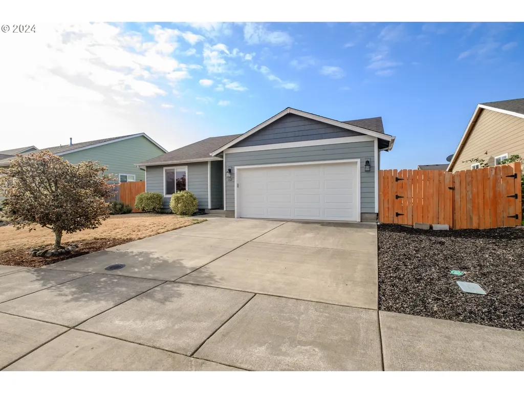 162 E Joy Street Lebanon OR 97355