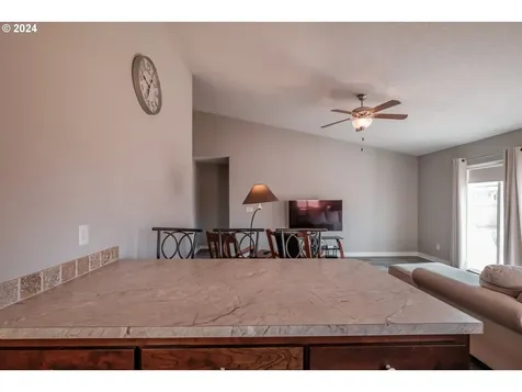 162 E Joy Street Lebanon OR 97355