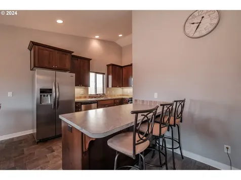 162 E Joy Street Lebanon OR 97355