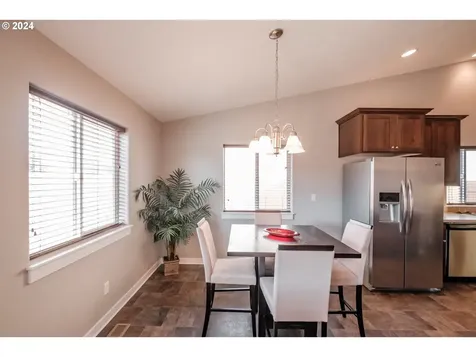 162 E Joy Street Lebanon OR 97355