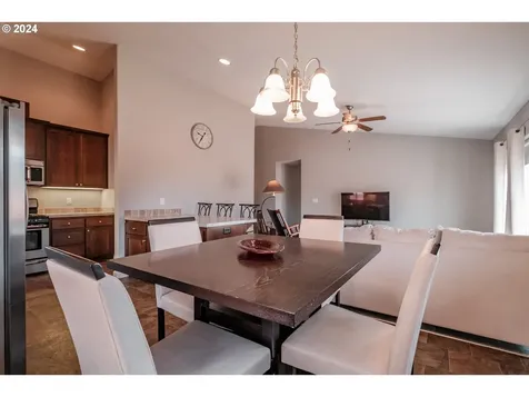 162 E Joy Street Lebanon OR 97355