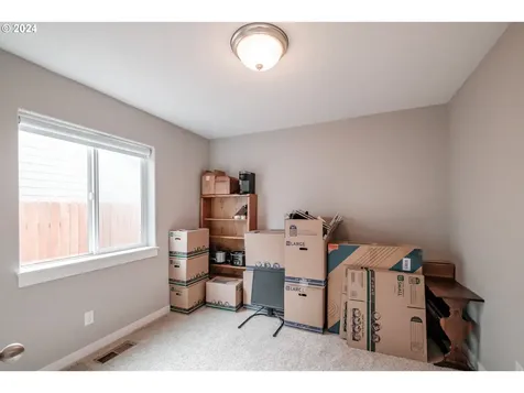 162 E Joy Street Lebanon OR 97355