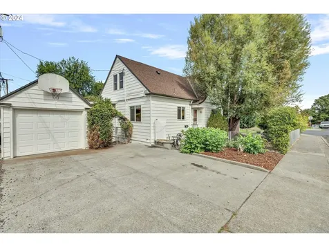 800 W 9th Street The Dalles OR 97058