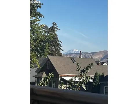 800 W 9th Street The Dalles OR 97058
