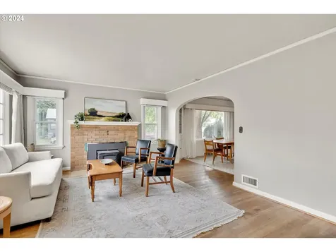 800 W 9th Street The Dalles OR 97058