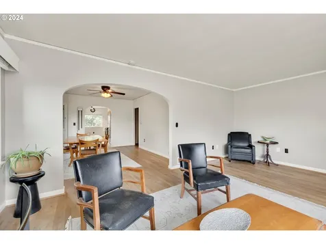 800 W 9th Street The Dalles OR 97058