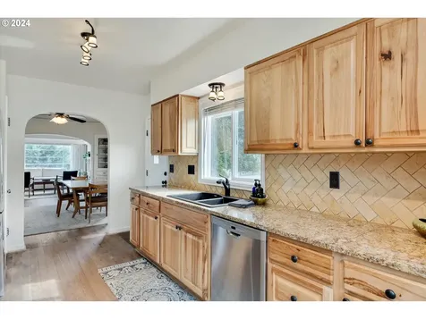 800 W 9th Street The Dalles OR 97058