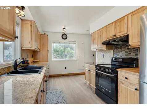 800 W 9th Street The Dalles OR 97058