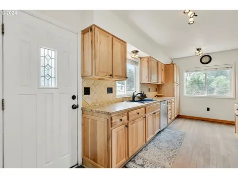 800 W 9th Street The Dalles OR 97058