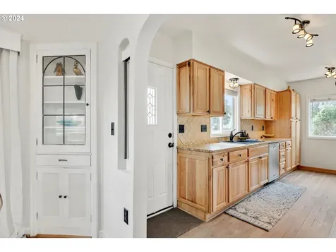 800 W 9th Street The Dalles OR 97058