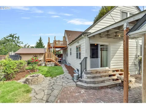 800 W 9th Street The Dalles OR 97058