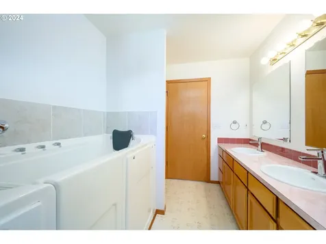 48420 Sw Hebo Road Grand Ronde OR 97347