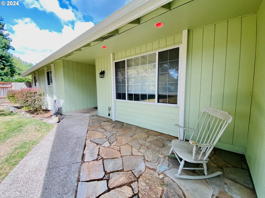 545 67th Street Springfield OR 97478