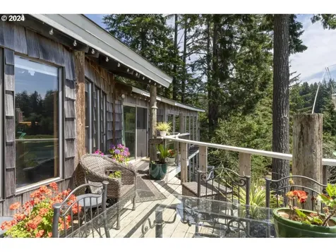 83569 Clear Lake Road Florence OR 97439