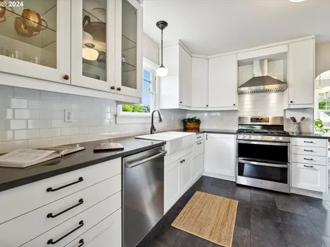 375 E Dartmouth Street Gladstone OR 97027