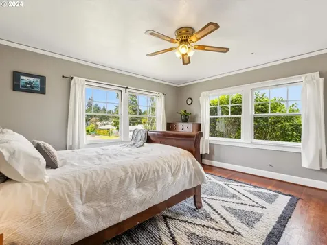 375 E Dartmouth Street Gladstone OR 97027