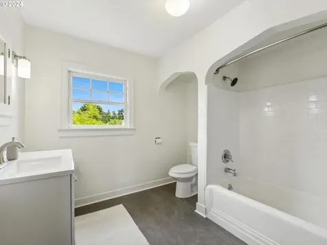 375 E Dartmouth Street Gladstone OR 97027