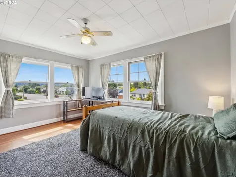 375 E Dartmouth Street Gladstone OR 97027